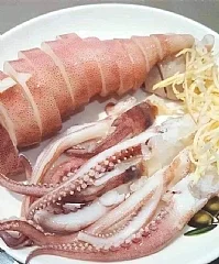 《魷魚冰卷》200~300g/隻